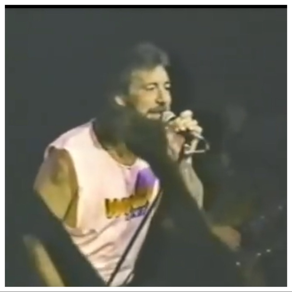 Come on, Mama, give me a break
Me and the boys